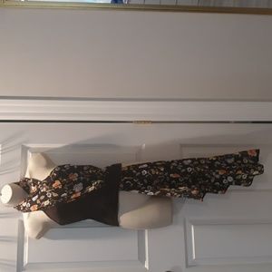 Stunning and unique brown floral top